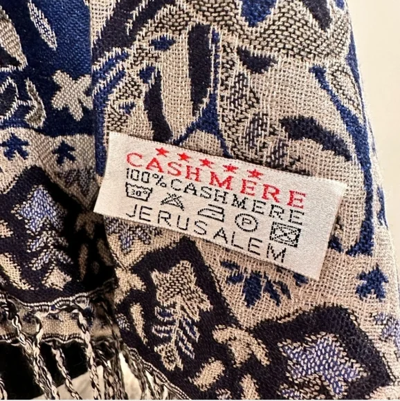NWOT Chic 100% Cashmere Scarf in Navy and Silver